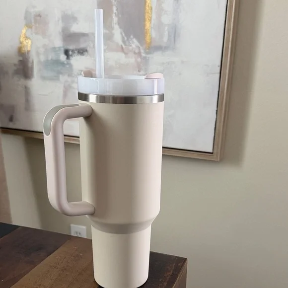 Stanley Soft Touch Cream Travel Tumbler with Handle 40 oz - Picture 2 of 6